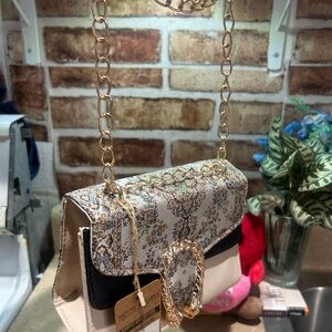 Chic Floral Chain Crossbody Bag